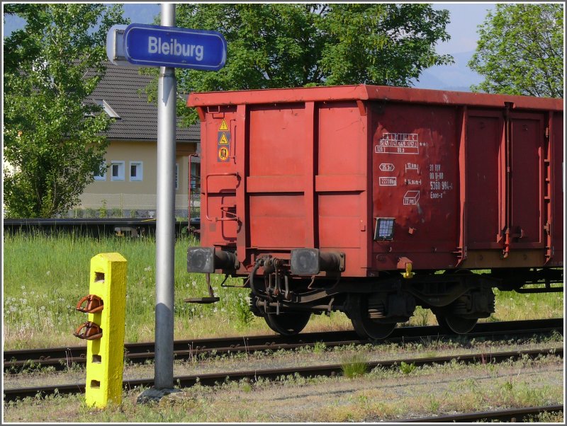 Ein paar abgestellte Eaos scheinen die vielen Geleise doch nicht ganz so nutzlos erscheinen zu lassen. Was mir vor allem gefllt, ist die Art des Hemmschuhalters im Bahnhof Bleiburg. (14.05.2008)
