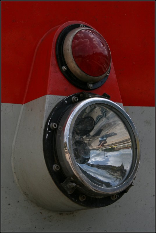Ein paar Detailaufnahmen meiner Lieblingslok ;-) Hier das  Auge  der Baureihe 1x44, hier das  Auge  der Bludenzer 9181 1044 110-5. (30.06.07)