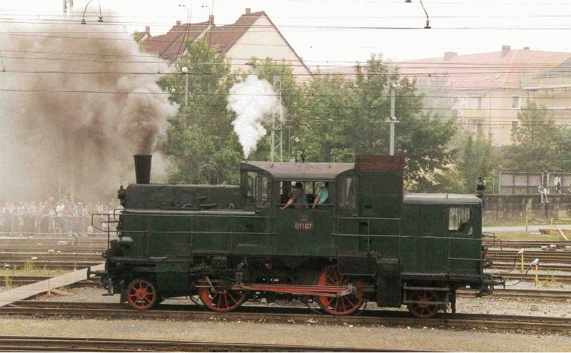 Ein paar Eindrcke von der Lokparade in Nrnberg 2002: Das  Vehikel  aus sterreich - Dampftriebwagen DTI07
