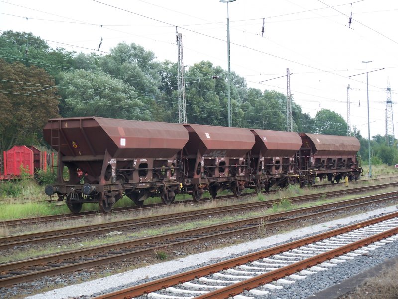 Ein paar Schotterwagen sind abgestellt in Kreiensen (26.8.2007)