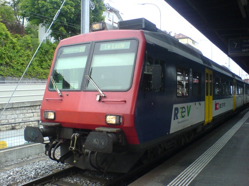 Ein RBDe 560 des REV als RegioExpress nach Le Locle in Neuchtel. 