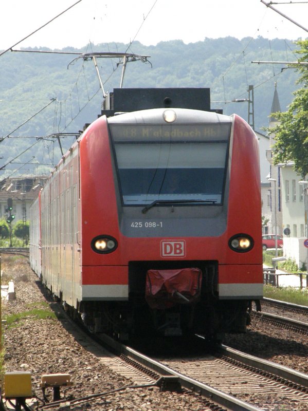 Ein RE 8 nach Mnchengladbach in Knigswinter am 14.07.2008.