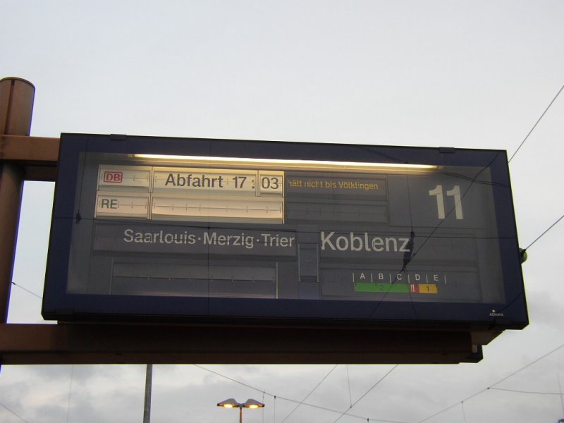 Ein RE richtung Koblenz Hbf mit BordRestaurant??? Saarbr�cken Hbf, 31.01.08