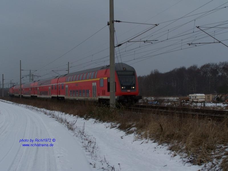 Ein RE160 als RE von Hamburg nach Rostock.Aufgenommen am 19.01.2006 kurz vor Boizenburg.