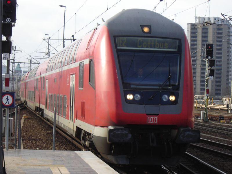 Ein RE160 erhlt einfahrt in den Ostbahnhof