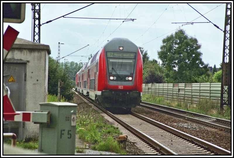 Ein RE2  Rhein-Haard-Express  rollt beim Halterner Stausee dem Zielbahnhof Mnster (Westf) entgegen. Aufgenommen im Sommer 2006