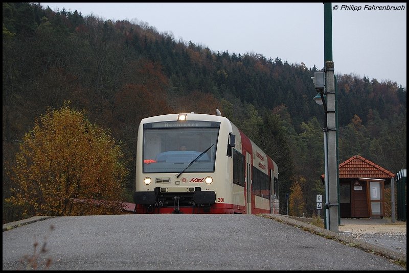 Ein RegioShuttle der HzL hlt am 30.10.07 in Neufra auf der Fahrt nach Hechingen.