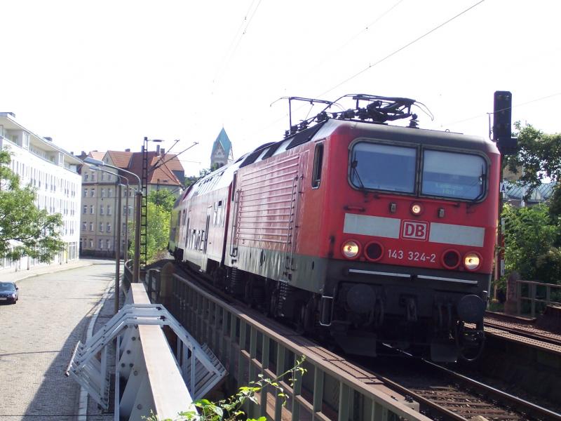 Ein S-Bahnzug nahe dem Haltepunkt Leipzig-Lindenau