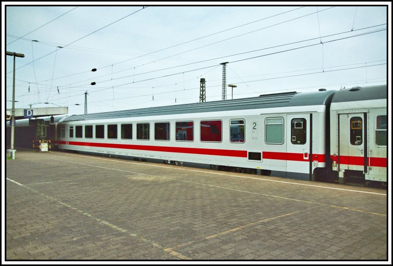 Ein  sauberer  InterCitywaggon eingereit in einen InterCity Richtung Dortmund. Aufgenommen am 13.04.07 in Hamm (Westf).