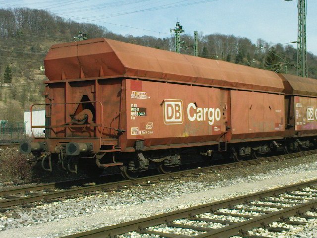 Ein Schttgutwagen der DB steht abgestellt auf einem Abstellgleis im BF Plochingen.