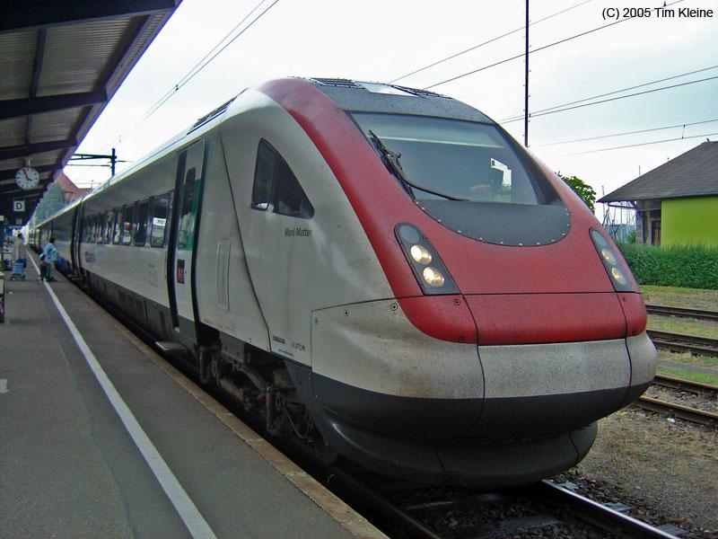 Ein schweizer ICN  Mani Matter  steht am 02.08.2005 in Konstanz um kurz darauf nach Biel zu fahren.