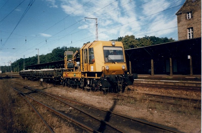 Ein Skl im September 1997 im damals noch mit meheren Gleisen ausgestatteten Bahnhof Jatznick (Strecke Stralsund-Berlin).