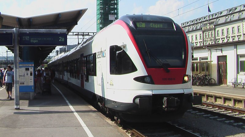 Ein Stadler Flirt RABe 526 658-0 steht in Konstanz zur Fahrt als Regionalbahn nach Engen. 11.05.2008, 11:05 Uhr.