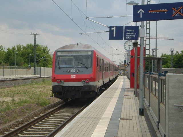 Ein Steuerwagen der bauart Bybdzf fhrt von Halle-Ammendorf hab am 16.06.08  @SteveParusel