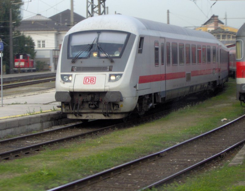 Ein Steuerwagen der DB eingereiht in einem IC von Salzburg nach Mnchen Hbf 
Im Bahnhof von Salzburg am 25.02.07