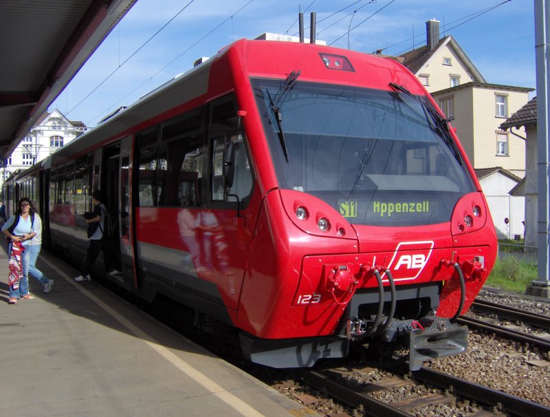 Ein Steuerwagen de Appenzellerbahn im Bahnhof von Appenzell auf der Fahrt nach St. Gallen.

Sommer 2006