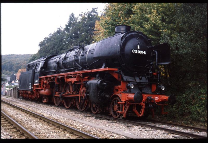 Ein stiller Star - abgestellt auf einem Stumpfgleis bei Ettlingen Stadt. Aufnahme stammt um etwa 1994