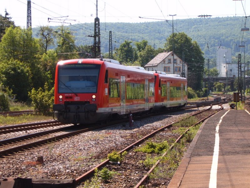 Ein Strenfried fhrt in den Aalener Bahnhof ein. VT 650 318-7 am 19.05.07 aus Ulm HBF.