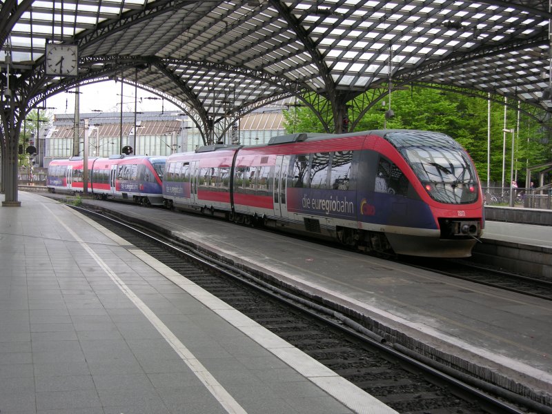 Ein Talent der Aachner Euregiobahn steht in Kln HBF