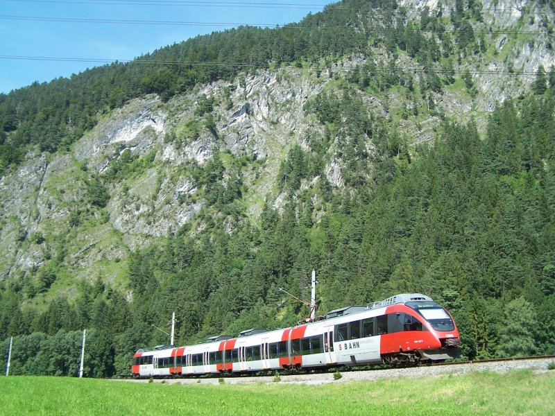 Ein Talent auf der Montafonerbahn mit einem Zug Schruns - Lindau, am 23/08/09.