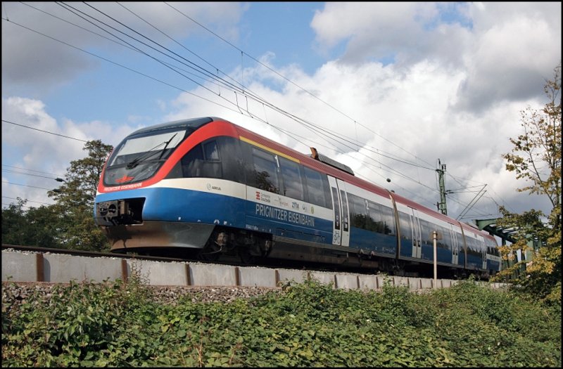Ein TALENT der Prignitzer Eisenbahn ist bei L�nen als PEG29067  Westm�nsterlandbahn  von Dortmund nach Enschede unterwegs. (02.10.2008)
