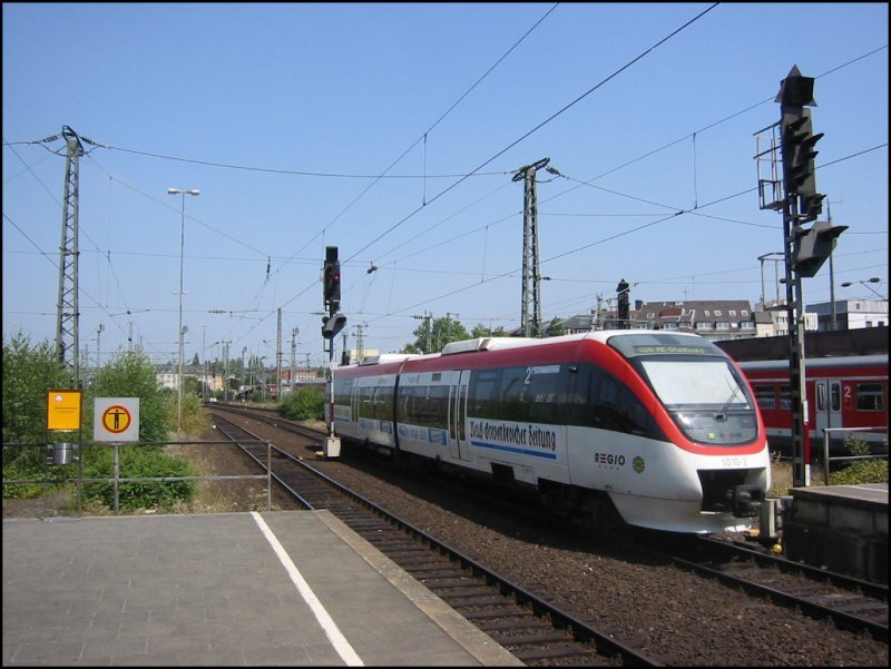 Ein Talent der Regiobahn verlt am 21.07.2006 Dsseldorf Hbf. Die Regiobahn betreibt in der Region Dsseldorf die S-Bahn-Linie S28 zwischen Mettmann und Kaarst ber Dsseldorf.