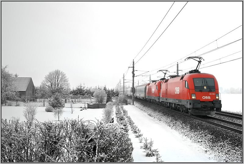 Ein Taurustandem zieht den IC 534   sterreichischer Stdtebund   von Villach nach Wien.
Lind 22.02.2009