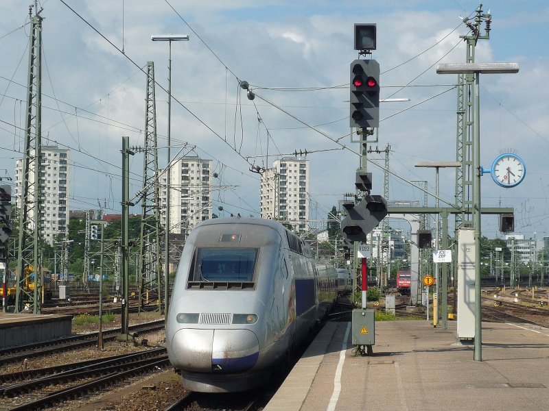 Ein TGV-POS wird bereitgestellt als TGV 9572 nach Paris-Est. Stuttgart Hbf, 01.06.09