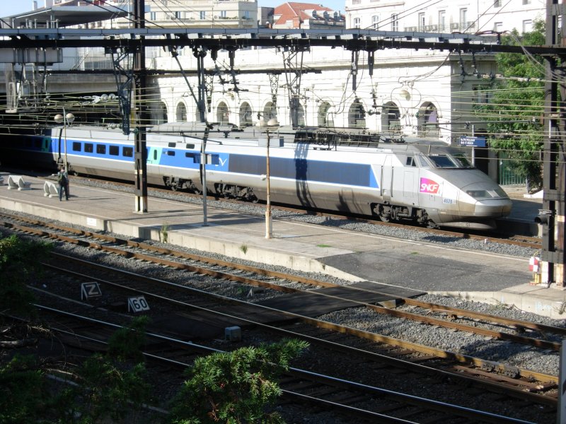 Ein TGV Sud-Est aus Genf/Lyon/Nimes ist gerade in Montpellier angekommen. Am 25.10.2008