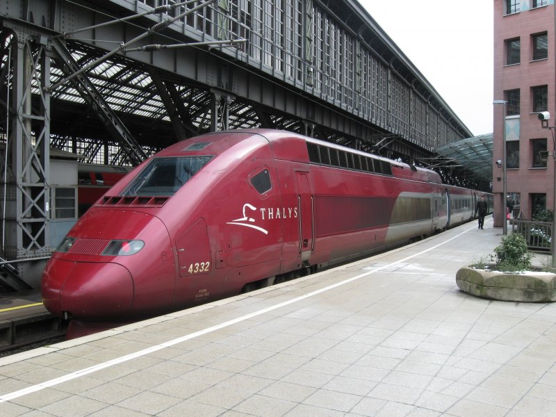 Ein Thalys aus Paris Gare du Nord war so eben in K�ln angekommen 25.3.2008