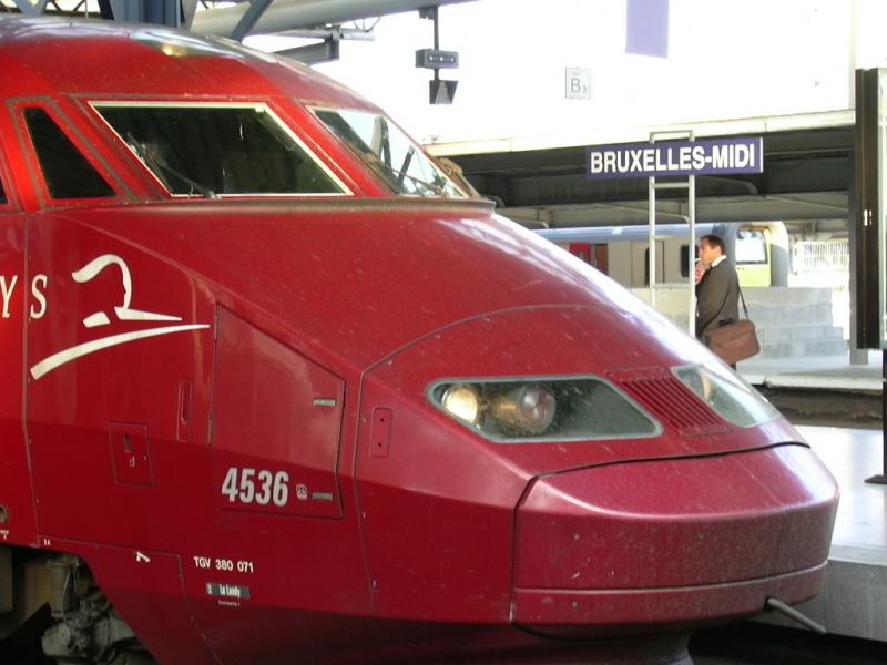 Ein Thalys PBA 4536 in Brssel Midi/Zuid. Er kam von Paris Gare du Nord, wird in Brssel gewendet und fhrt weiter nach Amsterdam CS.
Er basiert auf dem TGV-Rseau, etwas lter als der Thalys PBKA.
