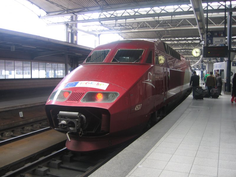 Ein Thalys PBA steht am 26.05.07 mit offener Buckklappe in Br�ssel.