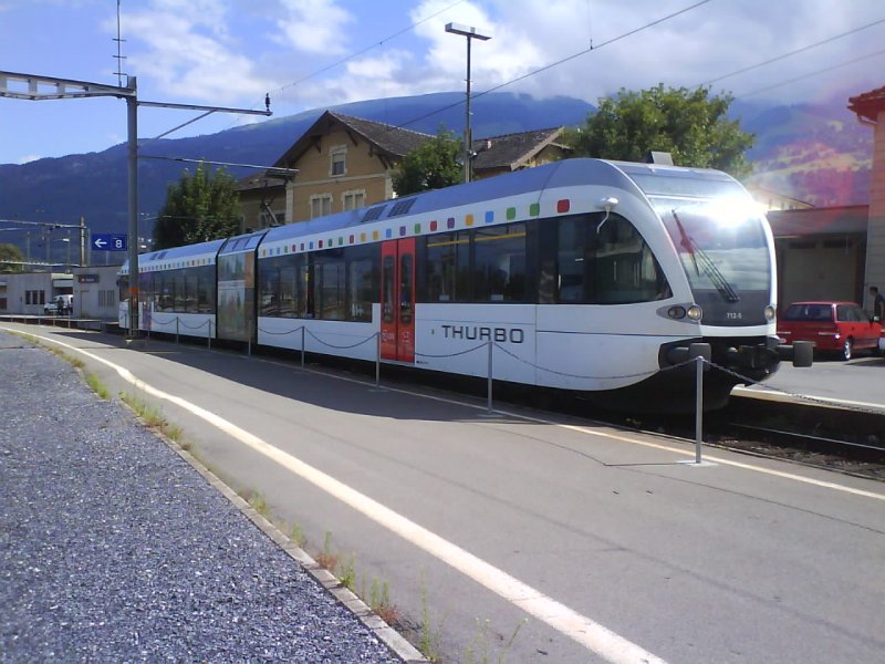 Ein Thurbo RABe 526 steht in Sargans als Regio nach Trbbach, Weite, Sevelen, Buchs/SG bereit. Am 09.07.08