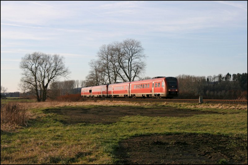 Ein unbekannter 612er und 612 043/543 fahren als RE17 (RE 29521)  Sauerland-Express  von Hagen nach Willingen.