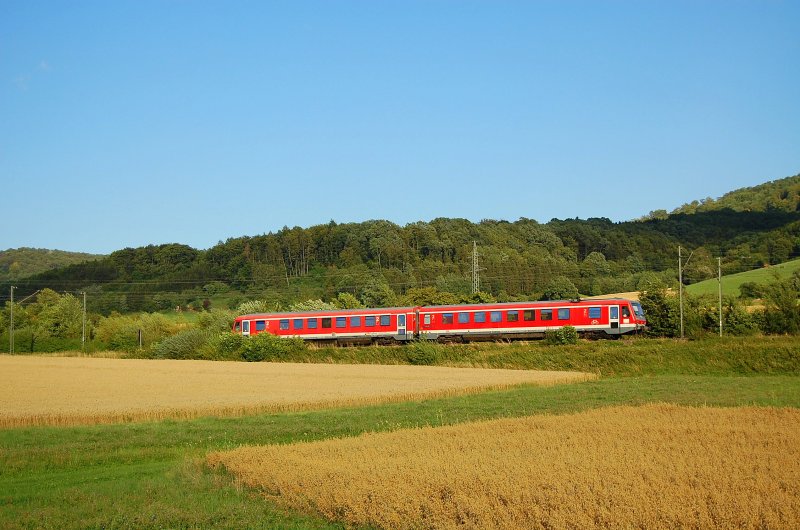 Ein unbekannter 628er fhrt am 24.07.07 als RegionalExpress von Ellwangen nach Ulm HBF, hier in Hhe Aalen-Hofen aufgenommen.