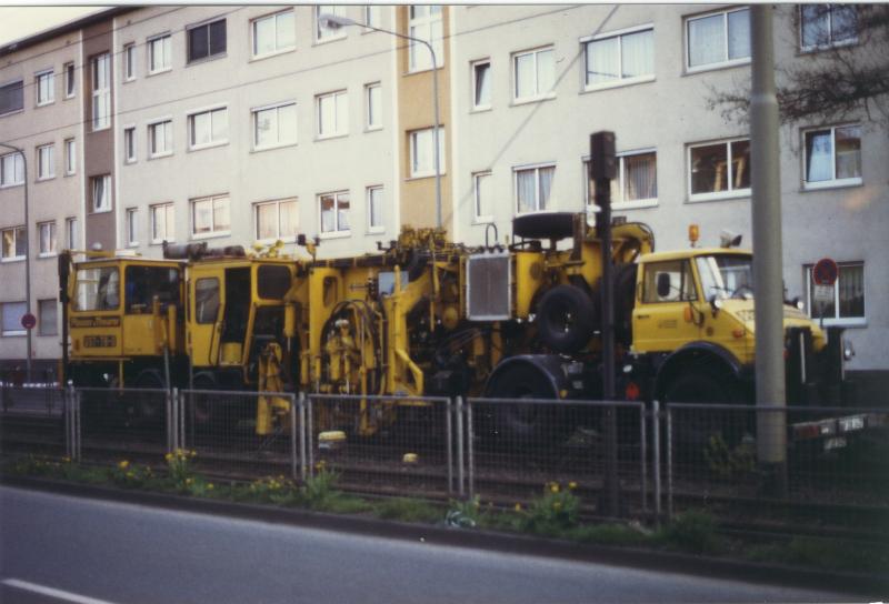 Ein UST -78 U beim Arbeiten auf U-Bahngleisen der Eschersheimer Ldstr.Das Bild habe ich irgendwann in den 90er Jahren oder wann aufgenommen.Wenn jemand diese Bild sieht und mir mit dem Datum weiterhelfen k�nnte w�re ich ihm sehr dankbar.
