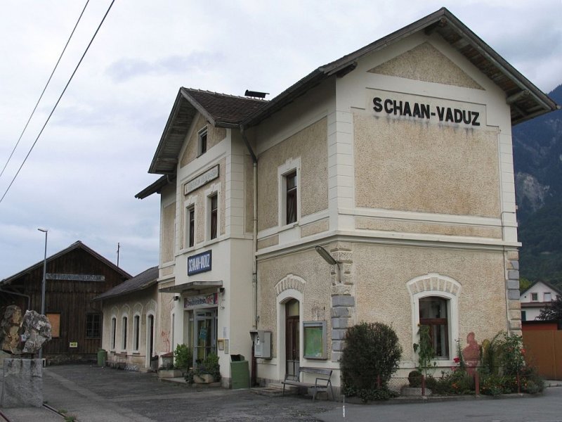 Ein von die vier Liechtensteinische Bahnhfe auf die Strecke zwischen Feldmark (sterreich) und Buchs (Schweiz). Hier ist Bahnhof Schaan-Vaduz (Liechtenstein) am 20-8-2008 zu sehen.