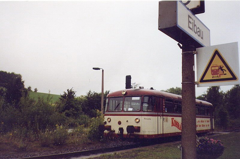 Ein VT 51 steht abfahrbereit nach Zittau, ber Seifhennersdorf und Groschnau(Sachs.) Eibau, den 22.07.2005