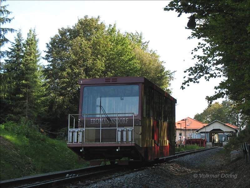Ein Wagen der Drahtseilbahn auf der Strecke zwischen Erdmannsdorf und Augustusburg - 30.09.2006
