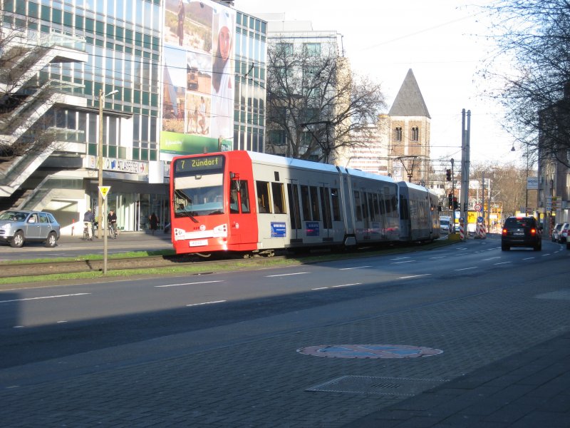 Ein Wagen vom Typ K 4000, ist am 01.03.2007, zwischen den Haltestellen  Neumarkt  und  Heumarkt  unterwegs.