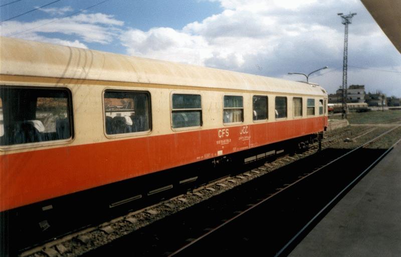 Ein Waggon der Ersten Klasse der Syrischen Eisenbahn- Gesellschaft CFS.
