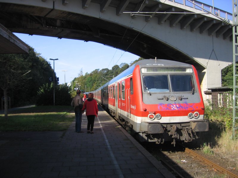 Ein Wittenberg-Steuerwagen mit dem Taufnamen Schleswig verlsst Flensburg am 03.10.2007 am Ende des Schleswig-Holstein Express auf dem Weg von Padborg nach Hamburg.