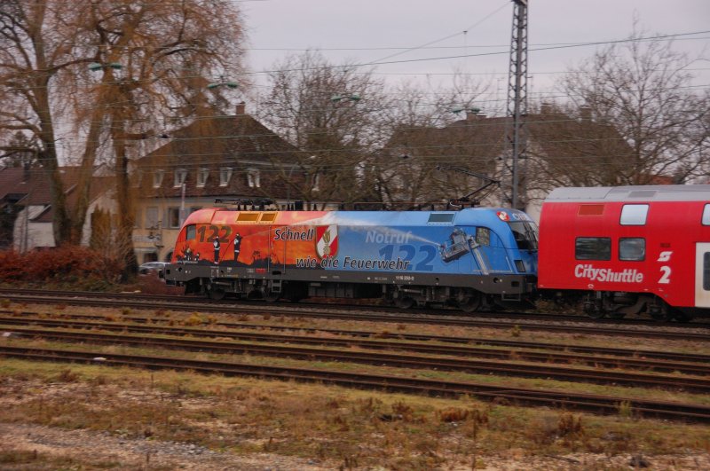 Ein wrdiger  Mozart -Nachfolger: 1116 250-0 zeigt sich mit ihrer schnen BREITSEITE. Knackig gewhlte Farben tun ein briges, um aufzufallen. (Lindau-Reutin, 23.12.2008)