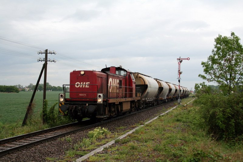 Ein Zug der OHE kurz hinter dem Bahnhof Eickendorf !