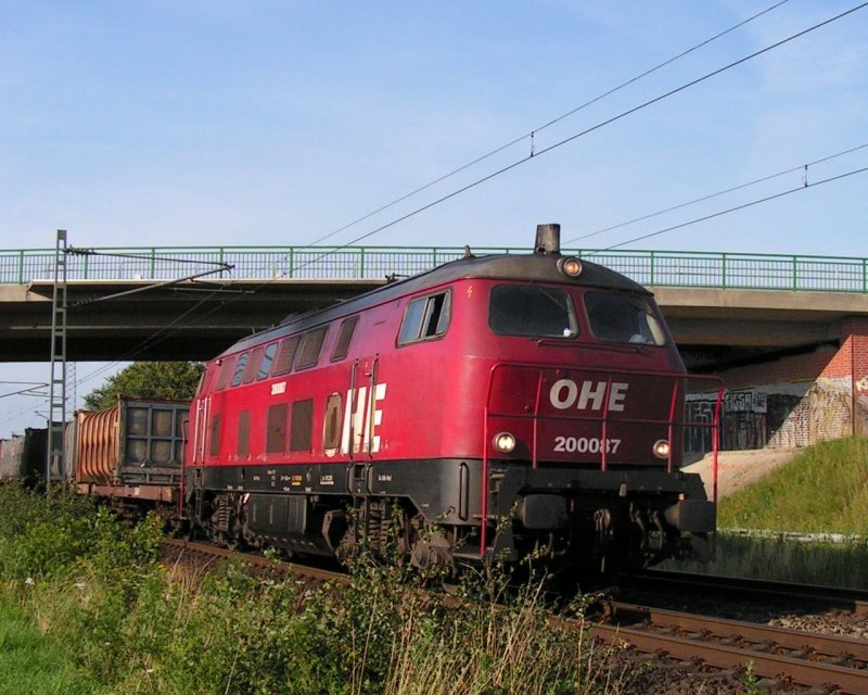 Ein Zug der OHE rollt am 14.7.07  mit der 200087 auf der KBS 380 Richtung Hannover.