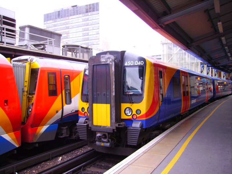 Ein Zug der SouthWest steht in London-Waterloo. 24.10.07