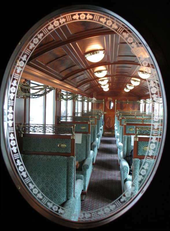 Einblick in den erste Klassewagen des Goldenpass Classic.
(27.05.2008)
