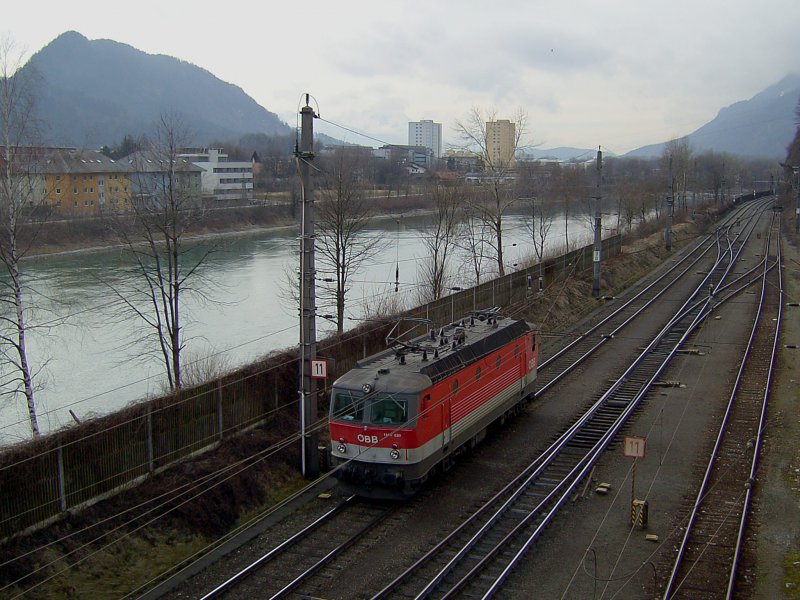 Eine 1044 am 05.02.2008 bei der Einfahrt in Kufstein.