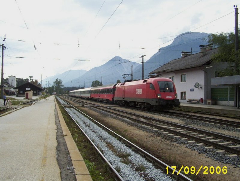 Eine 1116 mit einem EC am 17.9.2006 in Brixlegg.