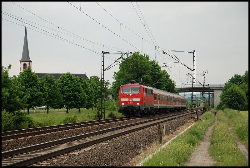 Eine 111er bei der Ausfahrt in Thngersheim. Aufgenommen im Mai 2008.